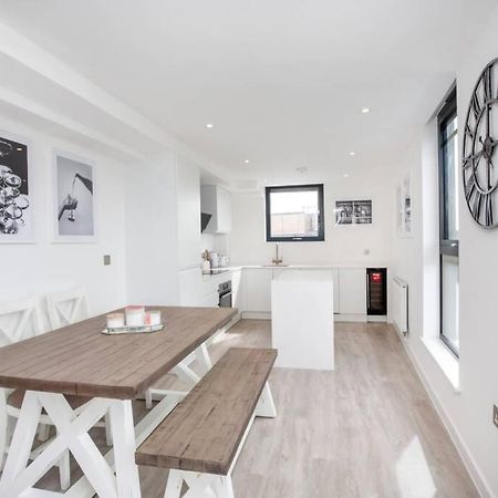 2 Bedroom Penthouse - Large Balcony - Minster View York Bagian luar foto