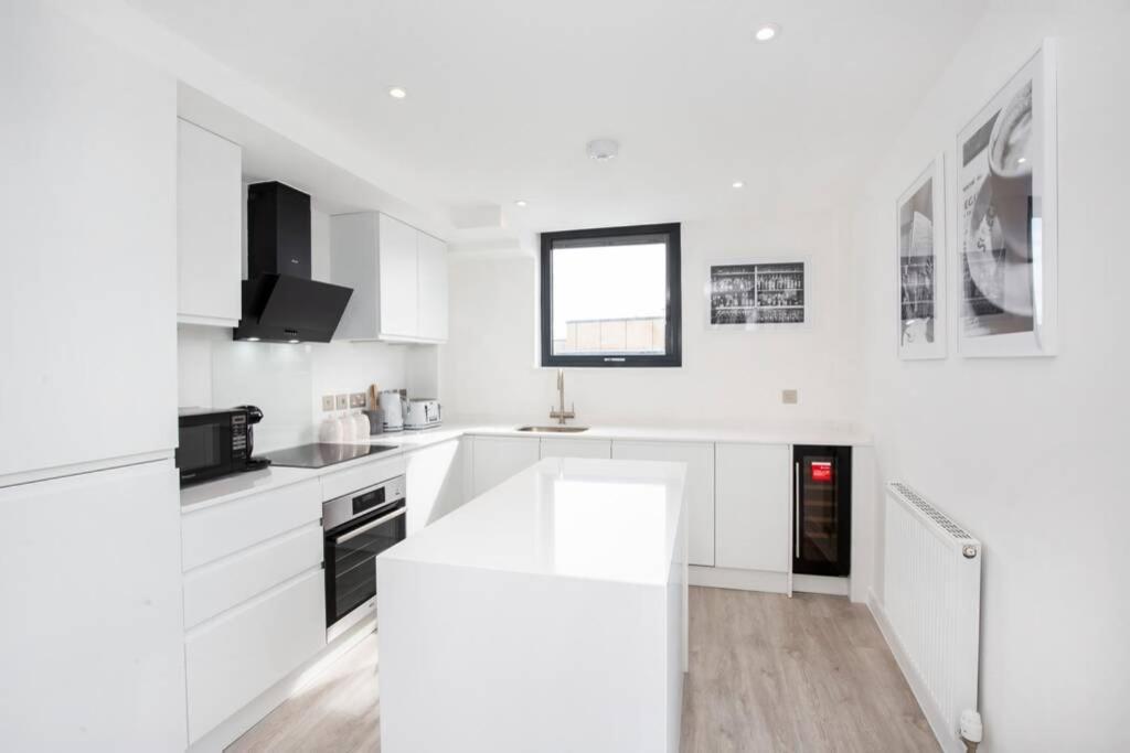 2 Bedroom Penthouse - Large Balcony - Minster View York Bagian luar foto