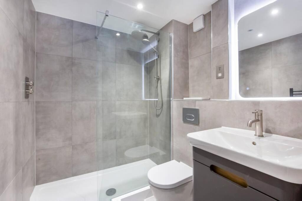 2 Bedroom Penthouse - Large Balcony - Minster View York Bagian luar foto